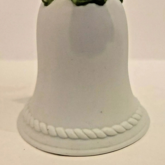 Ruby Throated Hummingbird Handpainted Porcelain White Bell w/Floral Decor - Picture 6 of 8